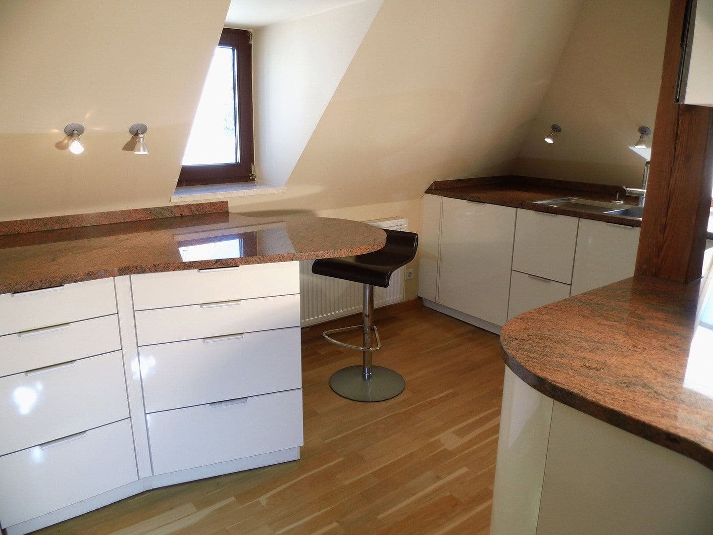 Prenájom bytu 5-izbový 178 m², Görlitz, Sasko Prenájom bytu 5-izbový 178 m², Görlitz, Sasko