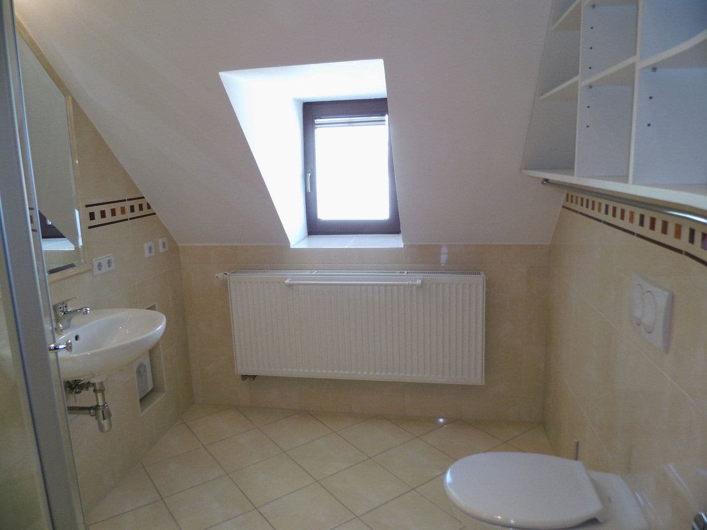 Prenájom bytu 5-izbový 178 m², Görlitz, Sasko Prenájom bytu 5-izbový 178 m², Görlitz, Sasko