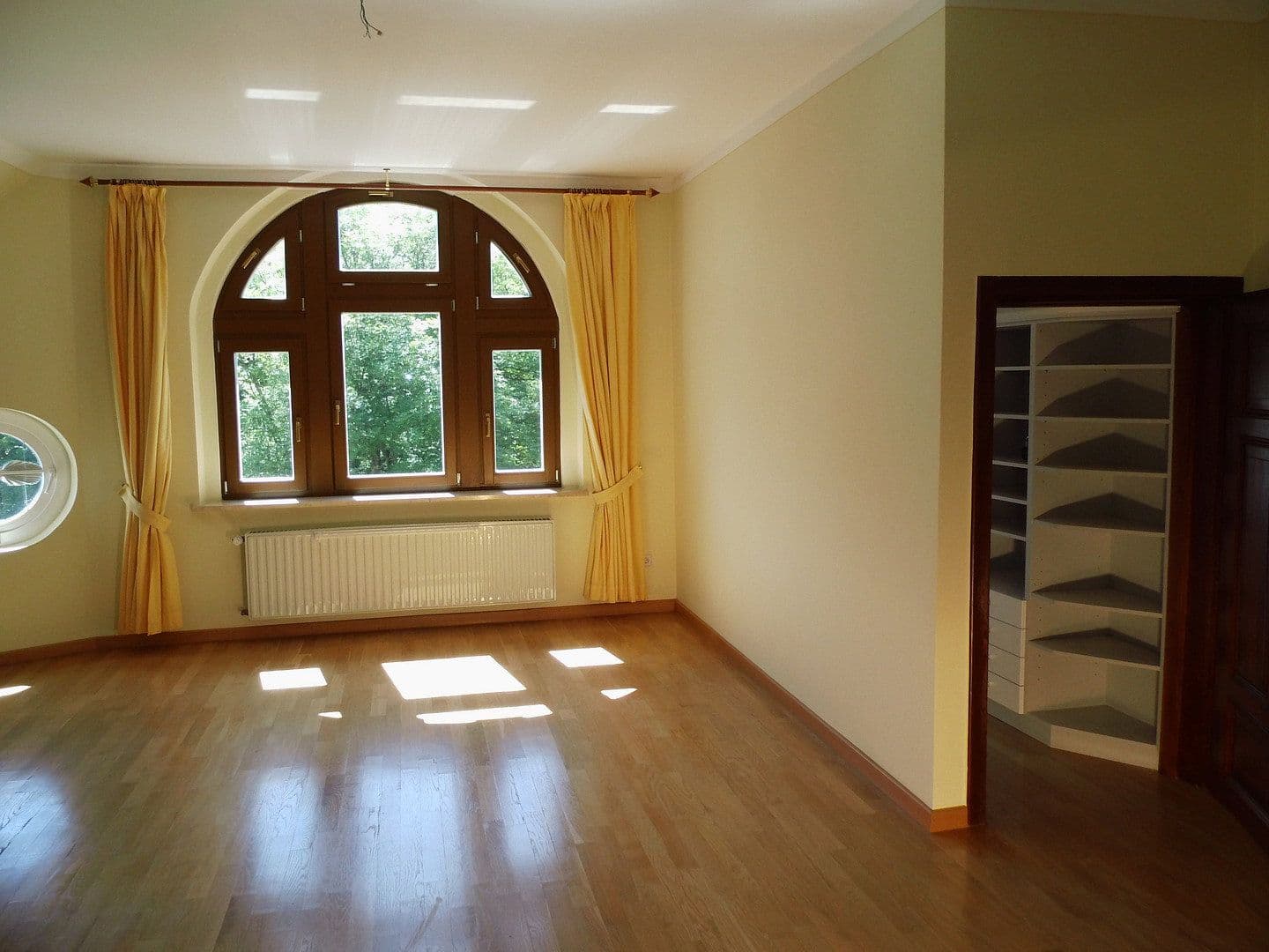 Prenájom bytu 5-izbový 178 m², Görlitz, Sasko Prenájom bytu 5-izbový 178 m², Görlitz, Sasko