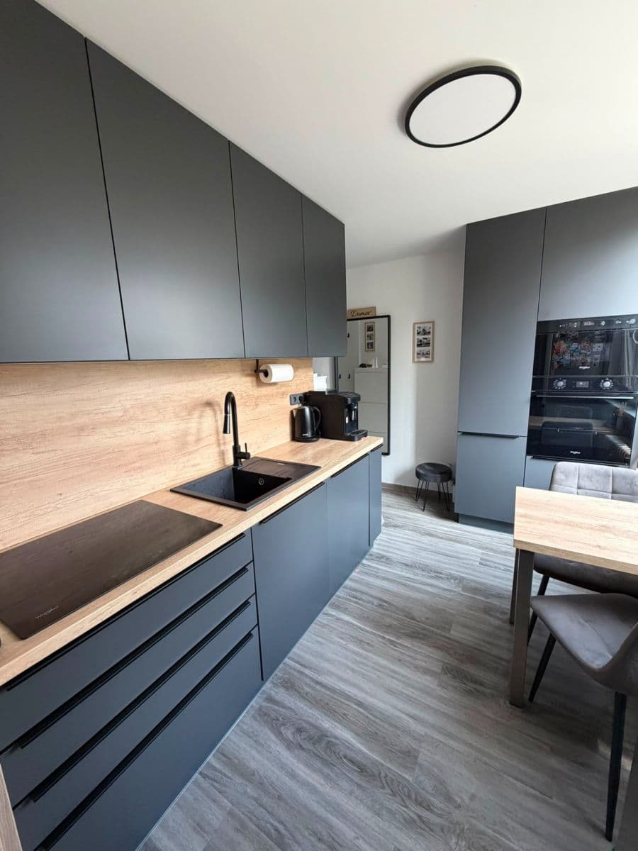 Prenájom bytu 2-izbový 50 m², Novosady, Holešov, Zlínský kraj Prenájom bytu 2-izbový 50 m², Novosady, Holešov, Zlínský kraj