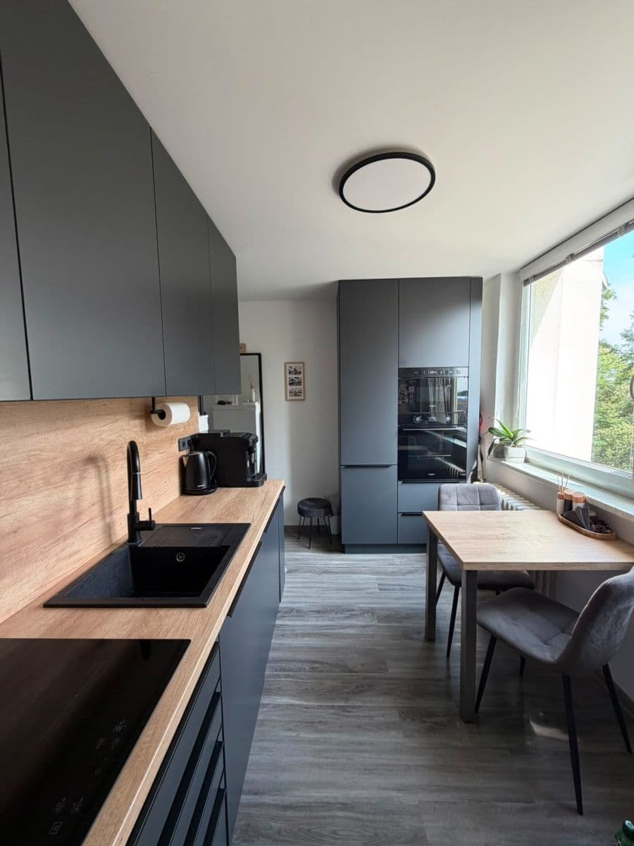 Prenájom bytu 2-izbový 50 m², Novosady, Holešov, Zlínský kraj Prenájom bytu 2-izbový 50 m², Novosady, Holešov, Zlínský kraj