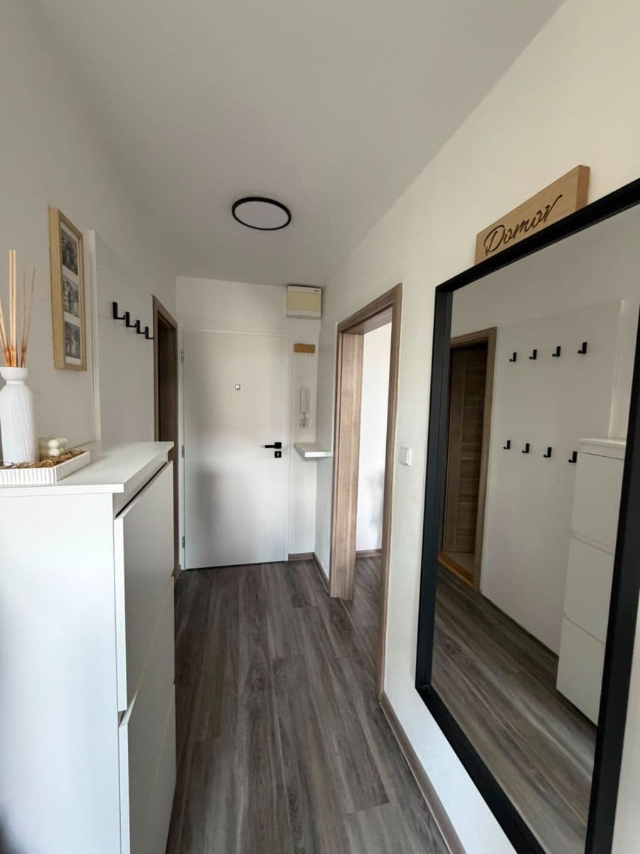 Prenájom bytu 2-izbový 50 m², Novosady, Holešov, Zlínský kraj Prenájom bytu 2-izbový 50 m², Novosady, Holešov, Zlínský kraj