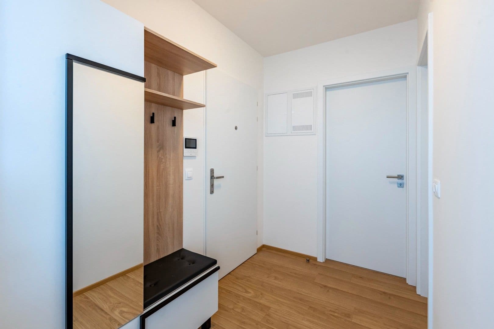 Prenájom bytu 2-izbový 53 m², Mezilehlá, Praha, Praha Prenájom bytu 2-izbový 53 m², Mezilehlá, Praha, Praha