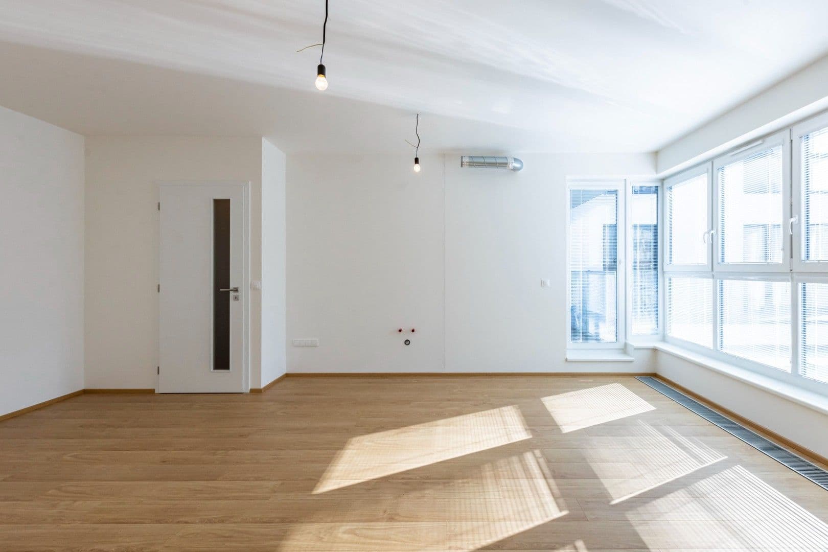 Prenájom bytu 2-izbový 53 m², Mezilehlá, Praha, Praha Prenájom bytu 2-izbový 53 m², Mezilehlá, Praha, Praha