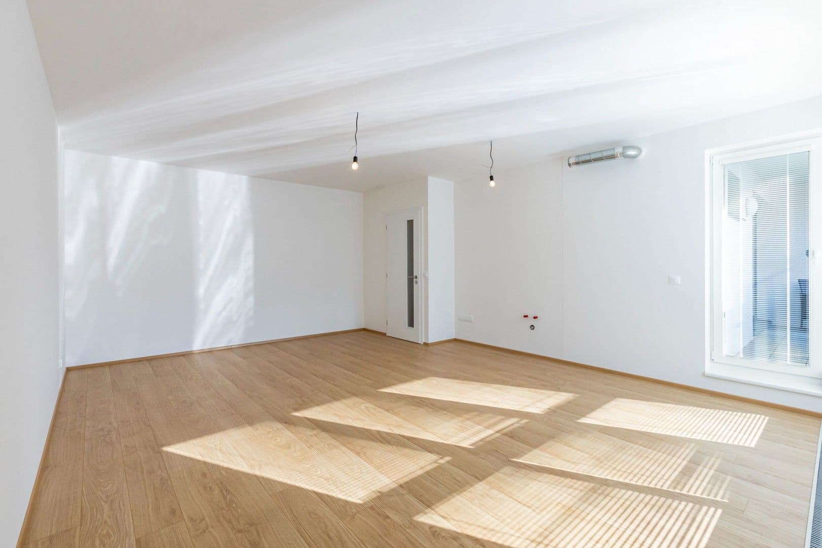 Prenájom bytu 2-izbový 53 m², Mezilehlá, Praha, Praha Prenájom bytu 2-izbový 53 m², Mezilehlá, Praha, Praha