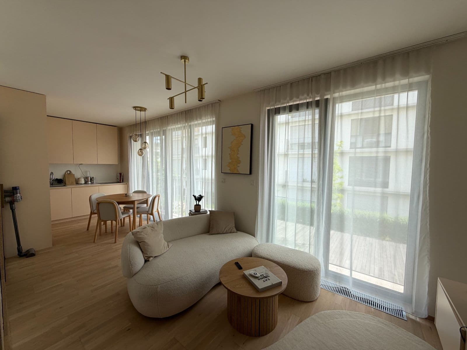 Prenájom bytu 1-izbový 37 m², Šenácká, Praha, Praha Prenájom bytu 1-izbový 37 m², Šenácká, Praha, Praha