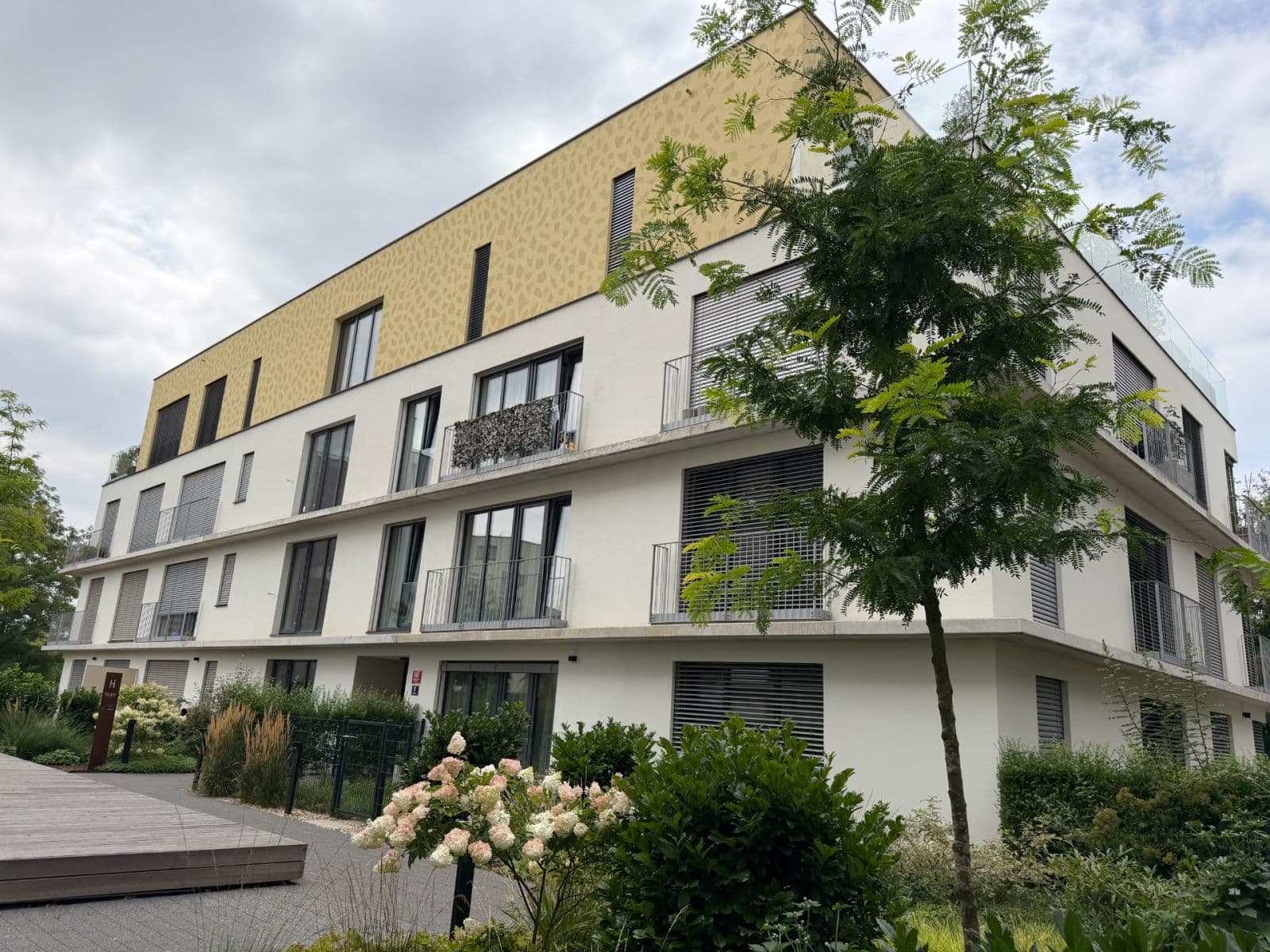 Prenájom bytu 1-izbový 37 m², Šenácká, Praha, Praha Prenájom bytu 1-izbový 37 m², Šenácká, Praha, Praha