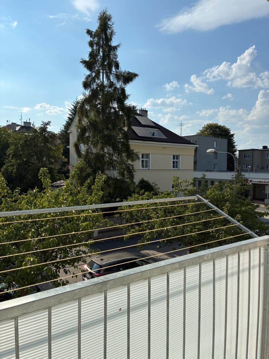 Prenájom bytu 3-izbový 70 m², Mozartova, Olomouc, Olomoucký kraj Prenájom bytu 3-izbový 70 m², Mozartova, Olomouc, Olomoucký kraj