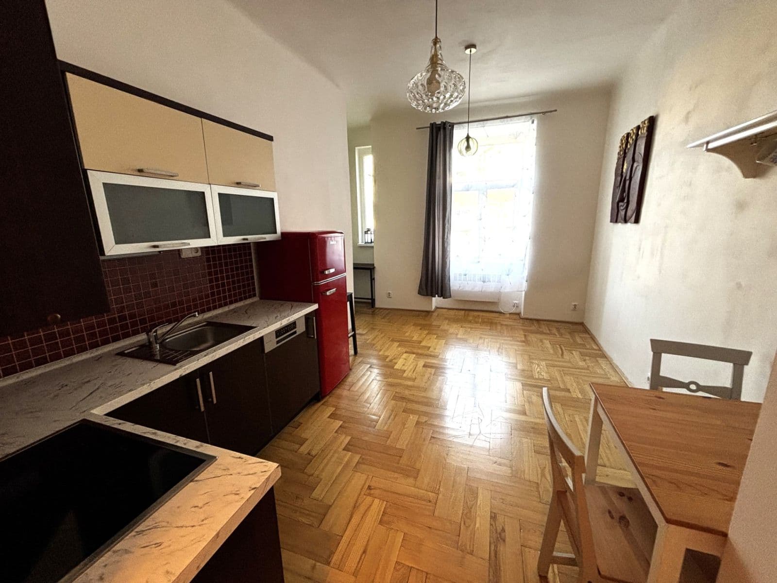 Prenájom bytu 2-izbový 43 m², Tolstého, Praha, Praha Prenájom bytu 2-izbový 43 m², Tolstého, Praha, Praha