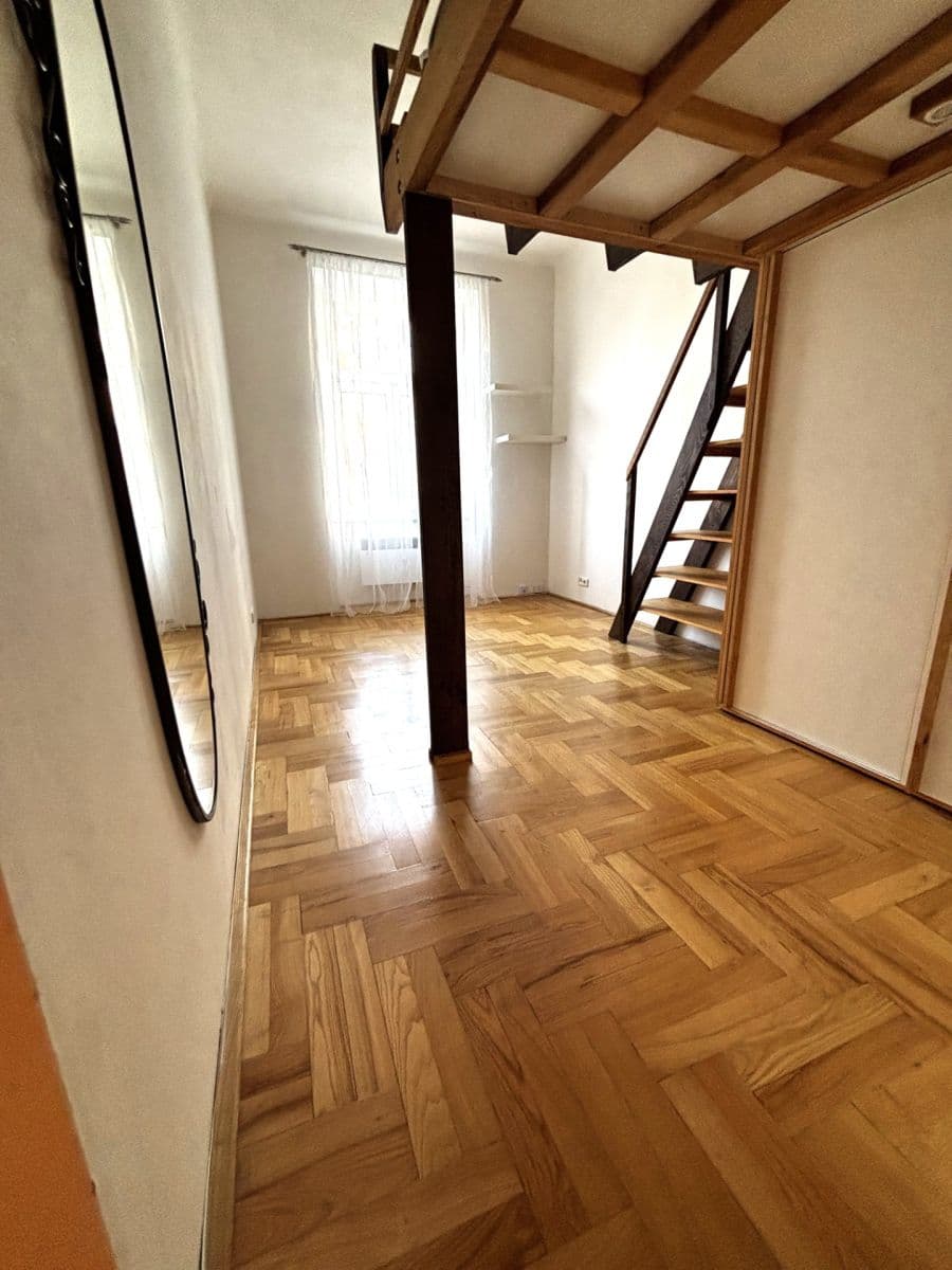 Prenájom bytu 2-izbový 43 m², Tolstého, Praha, Praha Prenájom bytu 2-izbový 43 m², Tolstého, Praha, Praha