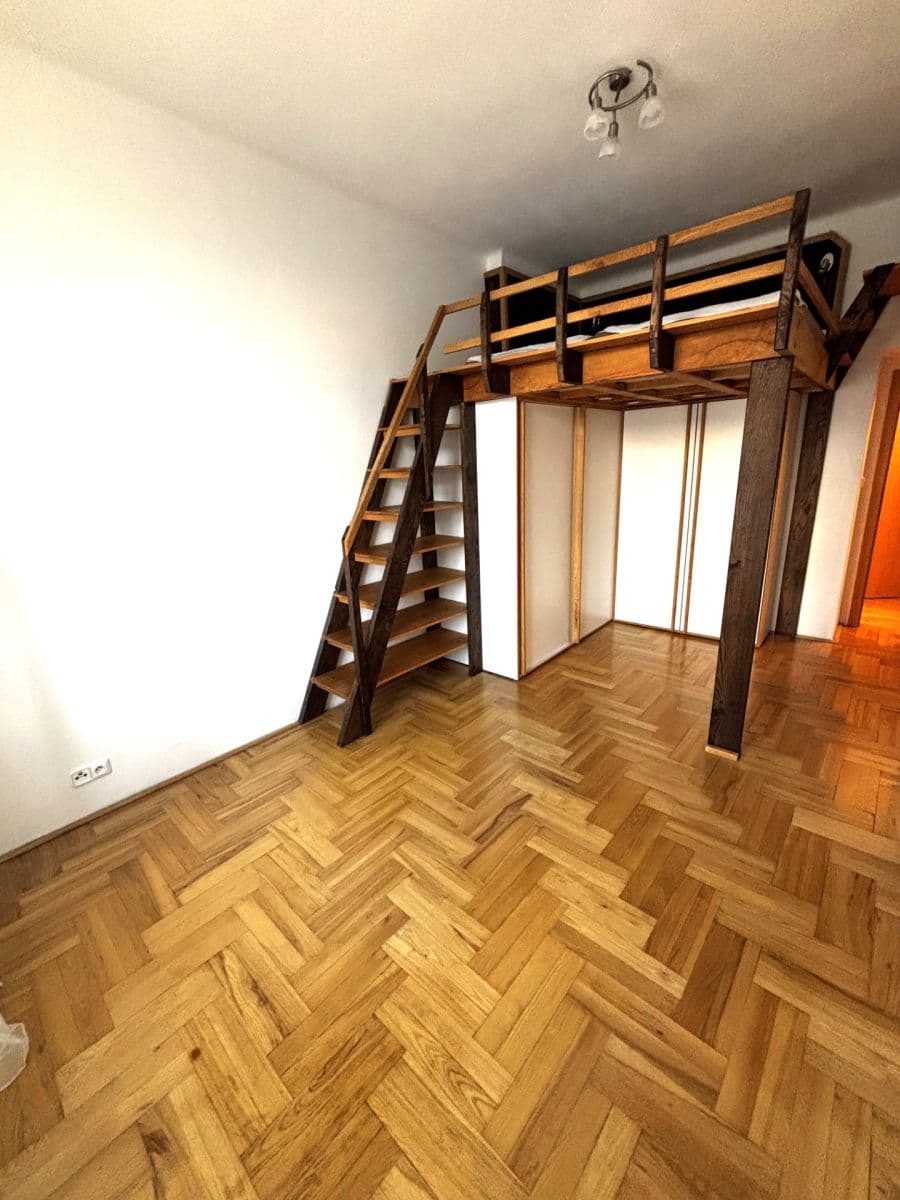 Prenájom bytu 2-izbový 43 m², Tolstého, Praha, Praha Prenájom bytu 2-izbový 43 m², Tolstého, Praha, Praha