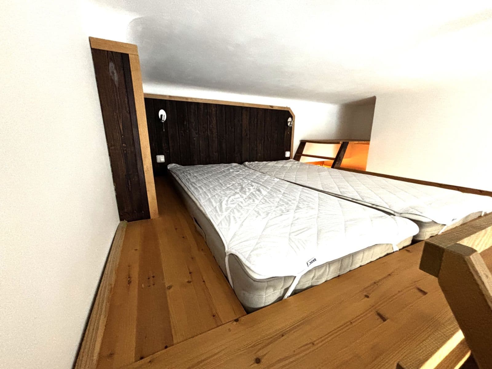 Prenájom bytu 2-izbový 43 m², Tolstého, Praha, Praha Prenájom bytu 2-izbový 43 m², Tolstého, Praha, Praha