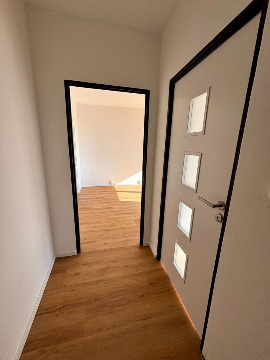Prenájom bytu 2-izbový 42 m², Ciolkovského, Praha, Praha Prenájom bytu 2-izbový 42 m², Ciolkovského, Praha, Praha