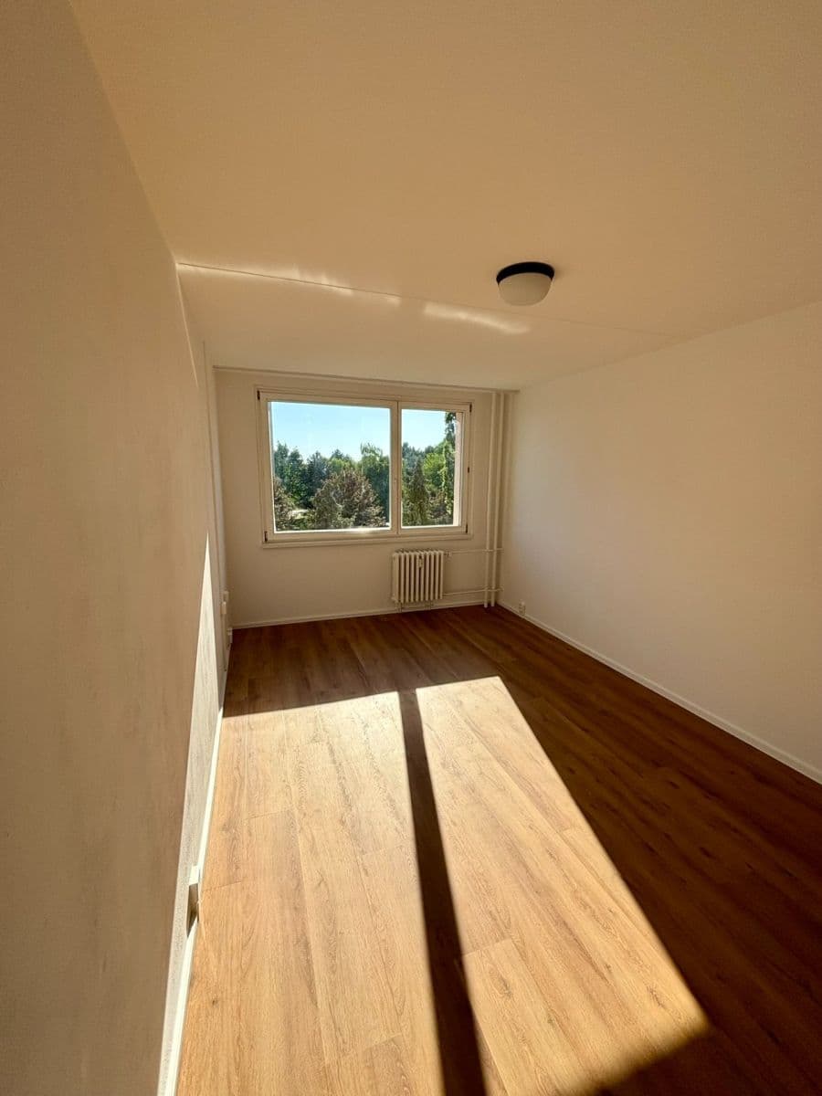 Prenájom bytu 2-izbový 42 m², Ciolkovského, Praha, Praha Prenájom bytu 2-izbový 42 m², Ciolkovského, Praha, Praha