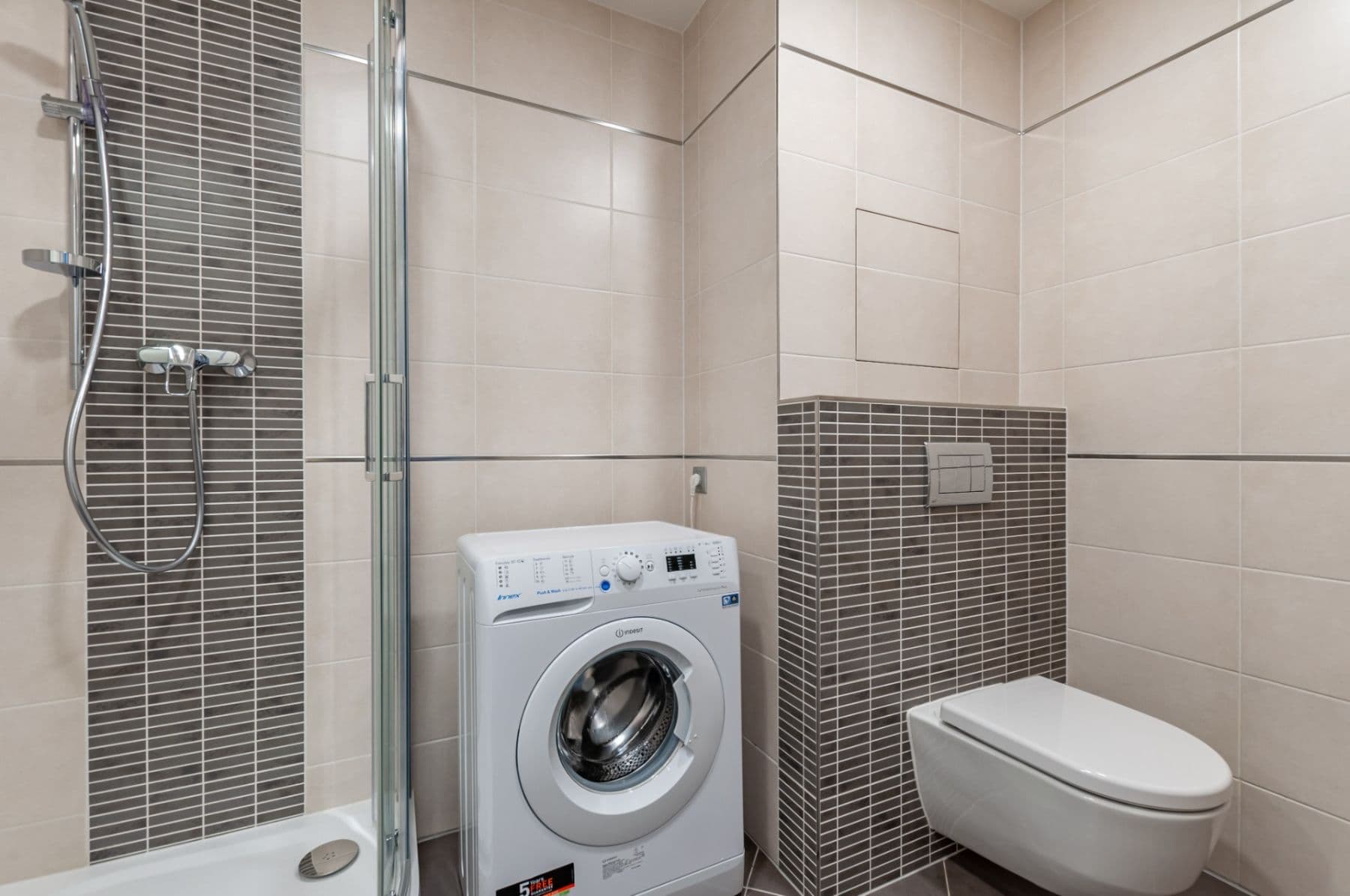 Prenájom bytu 1-izbový 28 m², Bassova, Praha, Praha Prenájom bytu 1-izbový 28 m², Bassova, Praha, Praha
