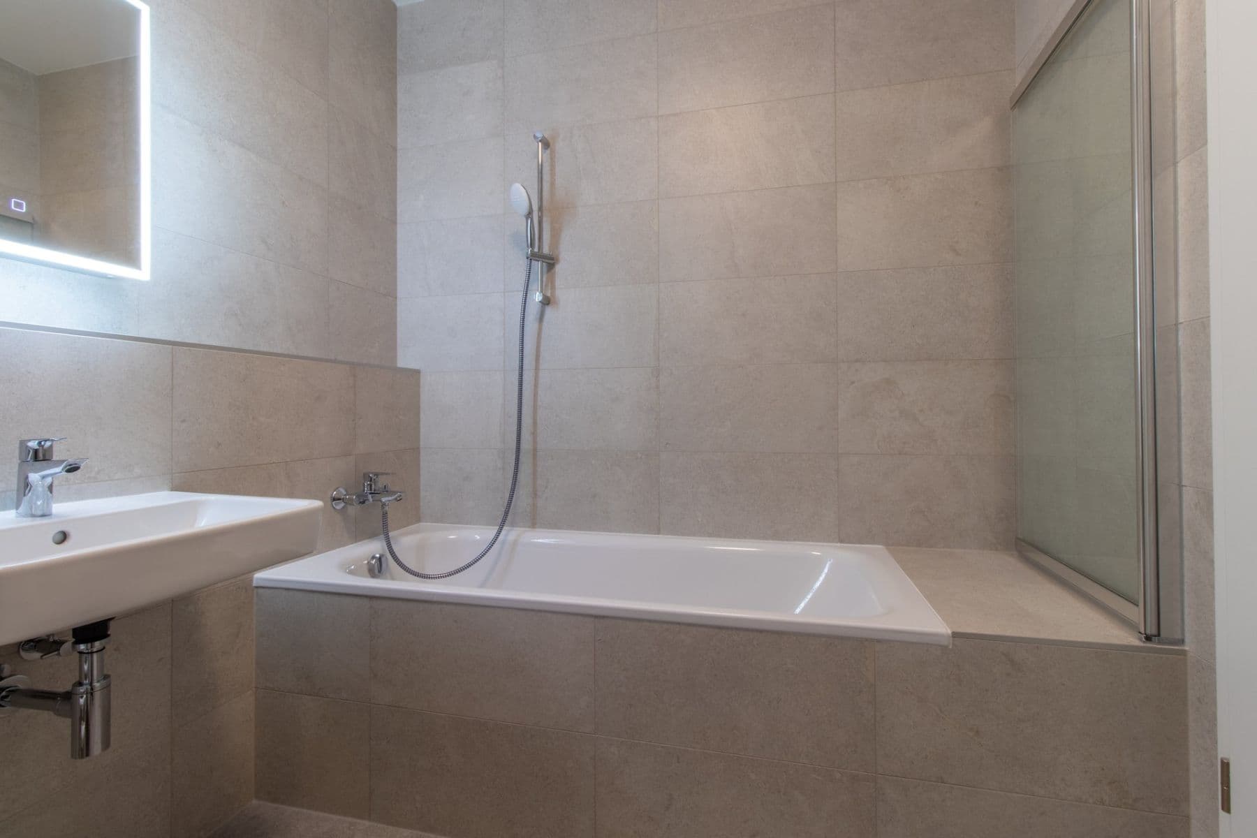 Prenájom bytu 2-izbový 50 m², Divíškové, Praha, Praha Prenájom bytu 2-izbový 50 m², Divíškové, Praha, Praha