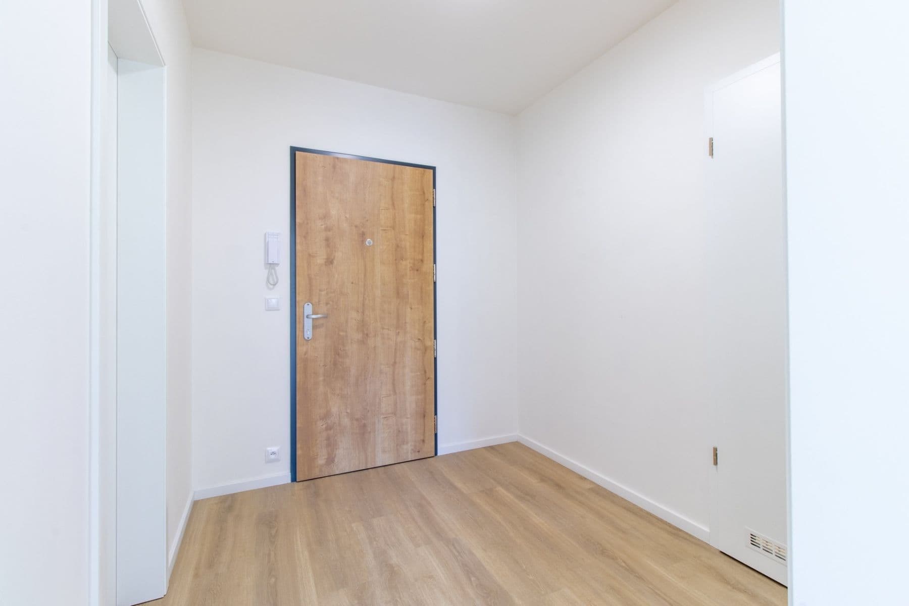 Prenájom bytu 2-izbový 50 m², Divíškové, Praha, Praha Prenájom bytu 2-izbový 50 m², Divíškové, Praha, Praha