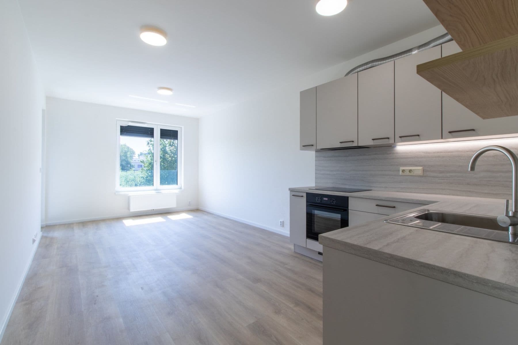 Prenájom bytu 2-izbový 50 m², Divíškové, Praha, Praha Prenájom bytu 2-izbový 50 m², Divíškové, Praha, Praha