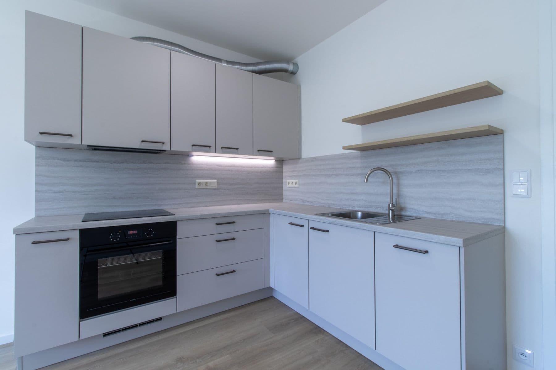 Prenájom bytu 2-izbový 50 m², Divíškové, Praha, Praha Prenájom bytu 2-izbový 50 m², Divíškové, Praha, Praha