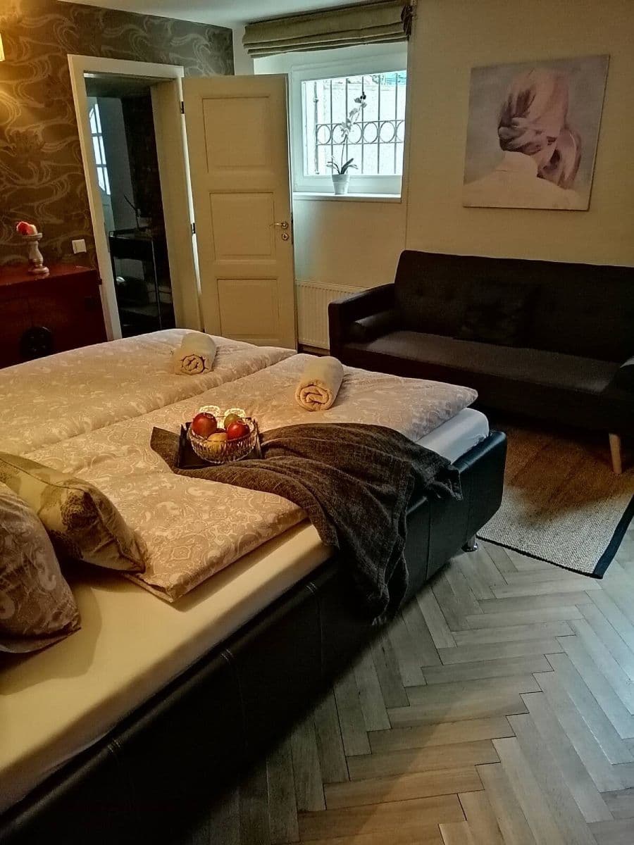 Prenájom bytu 2-izbový 62 m², Macharovo náměstí, Praha, Praha Prenájom bytu 2-izbový 62 m², Macharovo náměstí, Praha, Praha