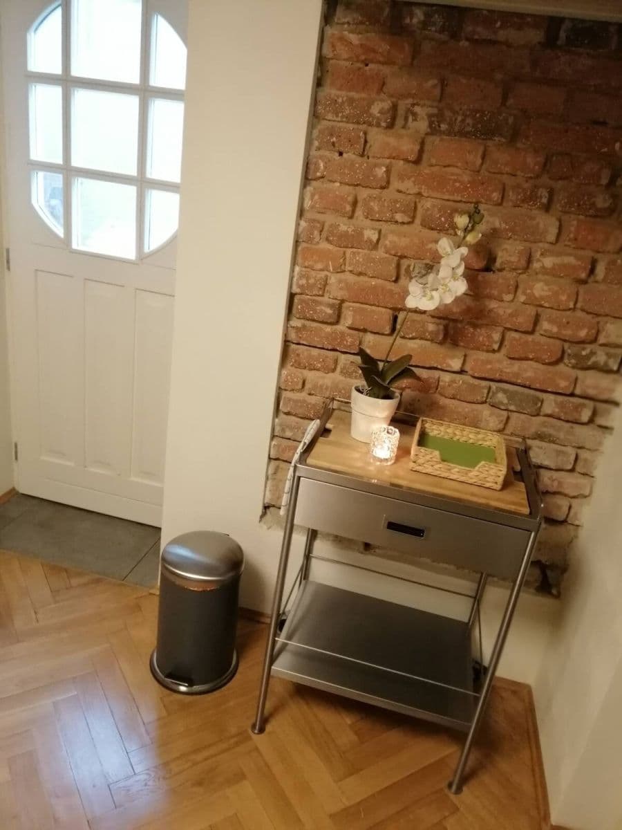 Prenájom bytu 2-izbový 62 m², Macharovo náměstí, Praha, Praha Prenájom bytu 2-izbový 62 m², Macharovo náměstí, Praha, Praha