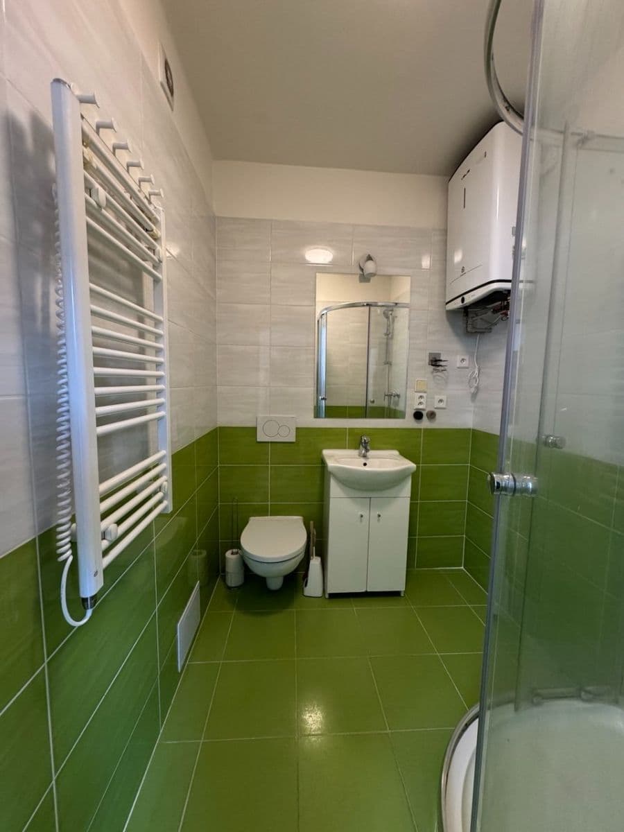 Prenájom bytu 2-izbový 35 m², Pivoňková, Praha, Praha Prenájom bytu 2-izbový 35 m², Pivoňková, Praha, Praha