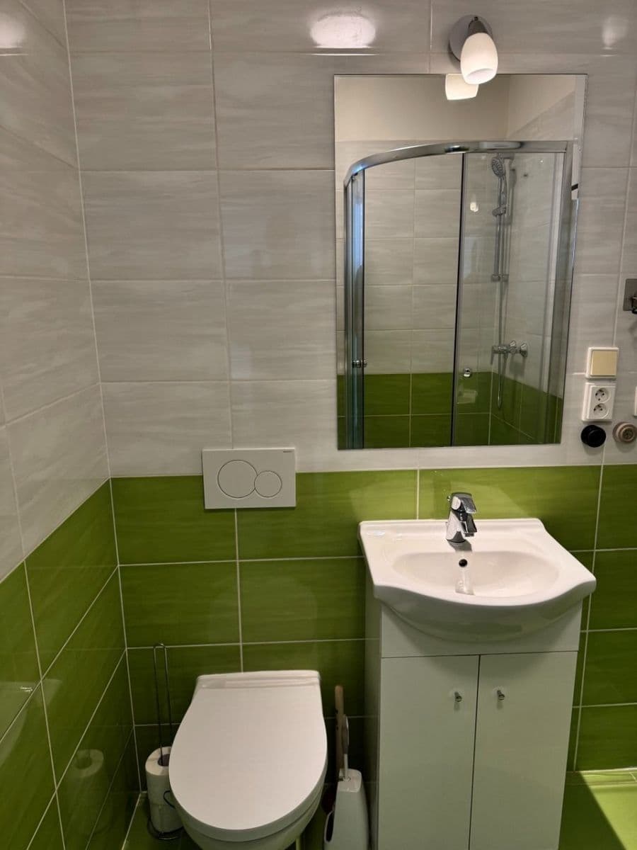 Prenájom bytu 2-izbový 35 m², Pivoňková, Praha, Praha Prenájom bytu 2-izbový 35 m², Pivoňková, Praha, Praha
