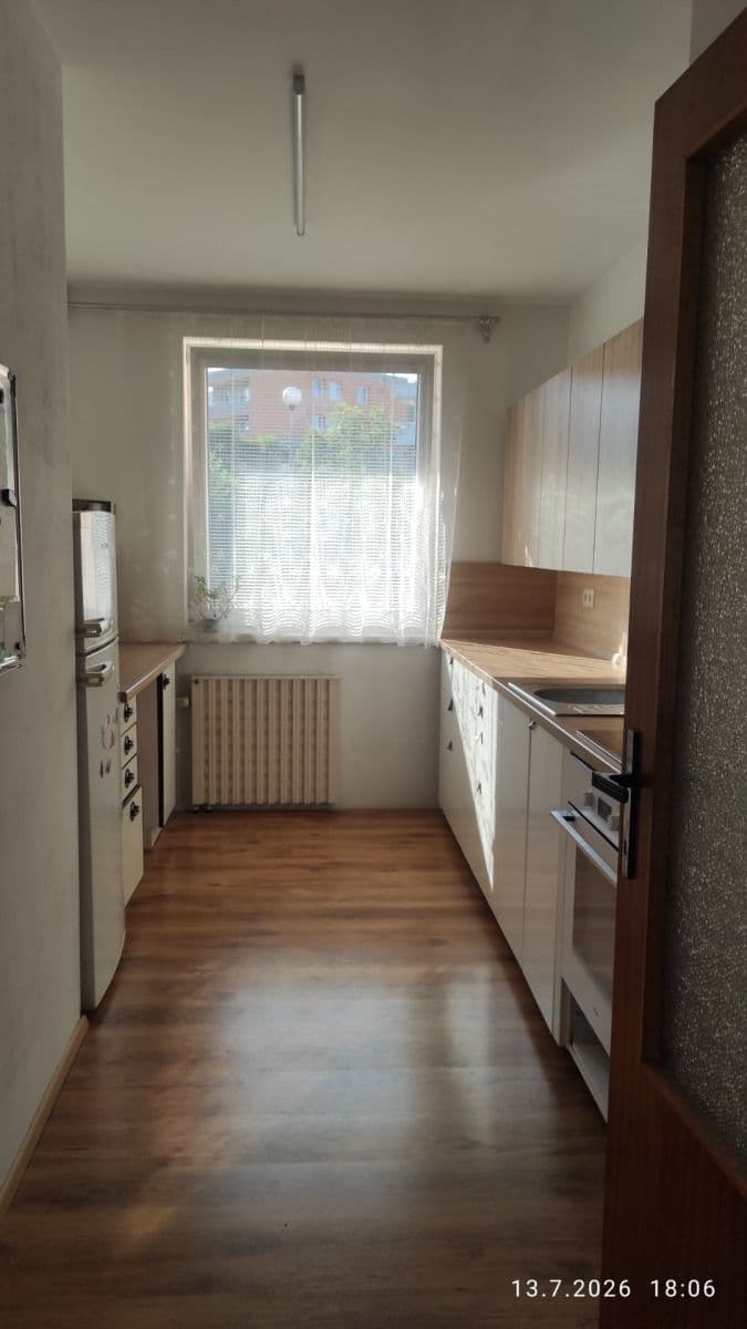 Prenájom bytu 3-izbový 100 m², Nivy II, Zlín, Zlínský kraj Prenájom bytu 3-izbový 100 m², Nivy II, Zlín, Zlínský kraj