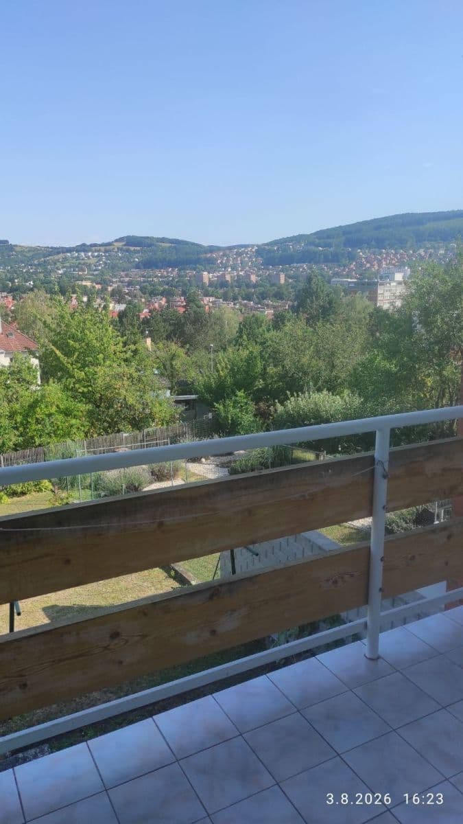 Prenájom bytu 3-izbový 100 m², Nivy II, Zlín, Zlínský kraj Prenájom bytu 3-izbový 100 m², Nivy II, Zlín, Zlínský kraj