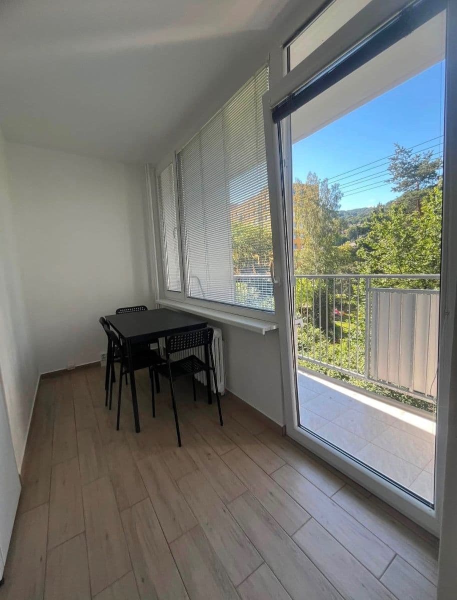 Prenájom bytu 2-izbový 56 m², Kamenná, Ústí nad Labem, Ústecký kraj Prenájom bytu 2-izbový 56 m², Kamenná, Ústí nad Labem, Ústecký kraj