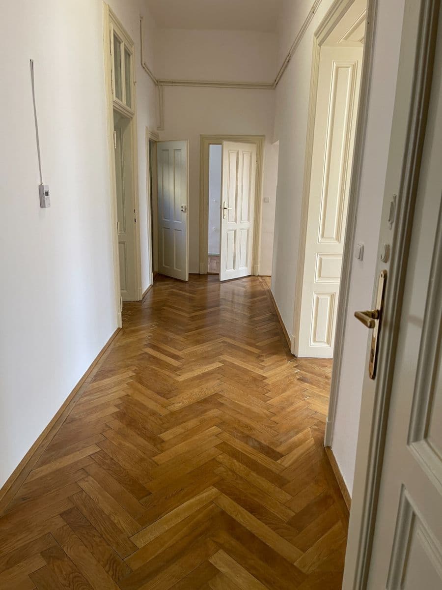 Prenájom bytu 5-izbový 121 m², Josefská, Brno, Jihomoravský kraj Prenájom bytu 5-izbový 121 m², Josefská, Brno, Jihomoravský kraj