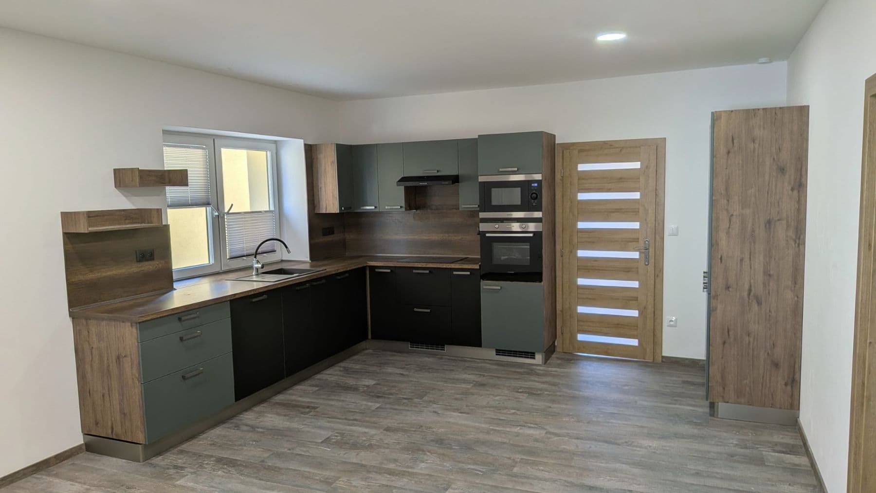 Prenájom bytu 3-izbový 85 m², Na Letné, Náchod, Královéhradecký kraj Prenájom bytu 3-izbový 85 m², Na Letné, Náchod, Královéhradecký kraj