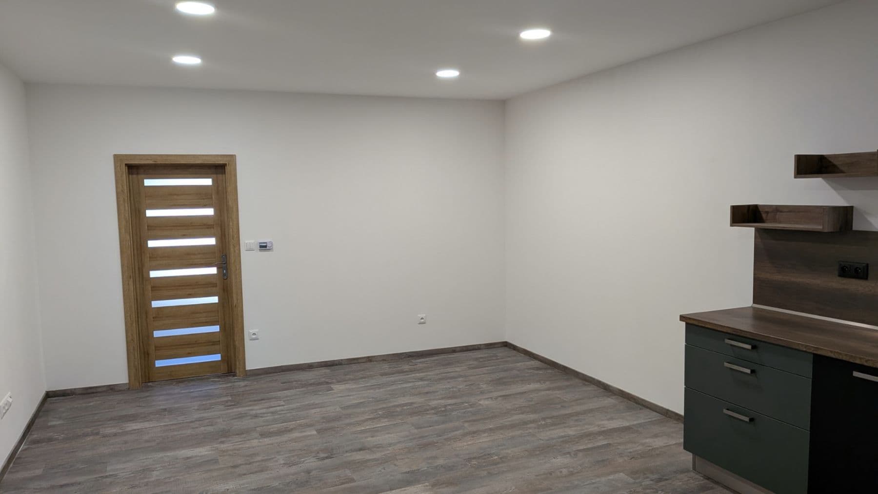 Prenájom bytu 3-izbový 85 m², Na Letné, Náchod, Královéhradecký kraj Prenájom bytu 3-izbový 85 m², Na Letné, Náchod, Královéhradecký kraj