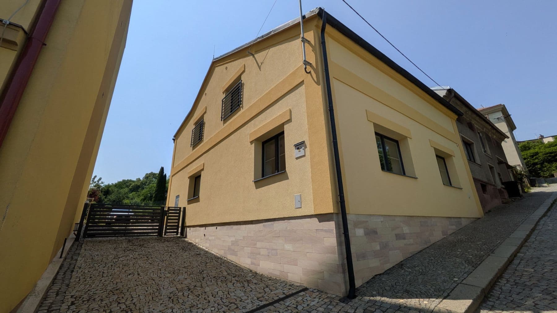 Prenájom bytu 3-izbový 85 m², Na Letné, Náchod, Královéhradecký kraj Prenájom bytu 3-izbový 85 m², Na Letné, Náchod, Královéhradecký kraj