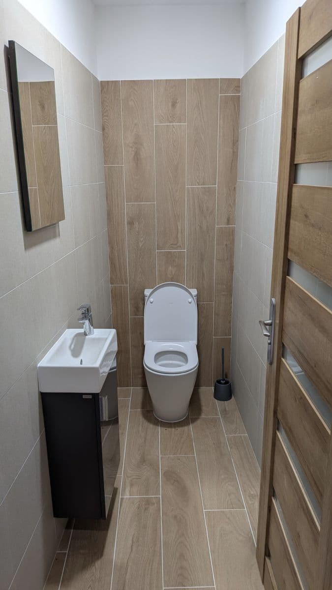 Prenájom bytu 3-izbový 85 m², Na Letné, Náchod, Královéhradecký kraj Prenájom bytu 3-izbový 85 m², Na Letné, Náchod, Královéhradecký kraj