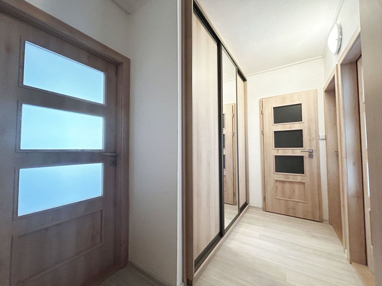 Prenájom bytu 3-izbový 56 m², Ostravská, Kladno, Středočeský kraj Prenájom bytu 3-izbový 56 m², Ostravská, Kladno, Středočeský kraj