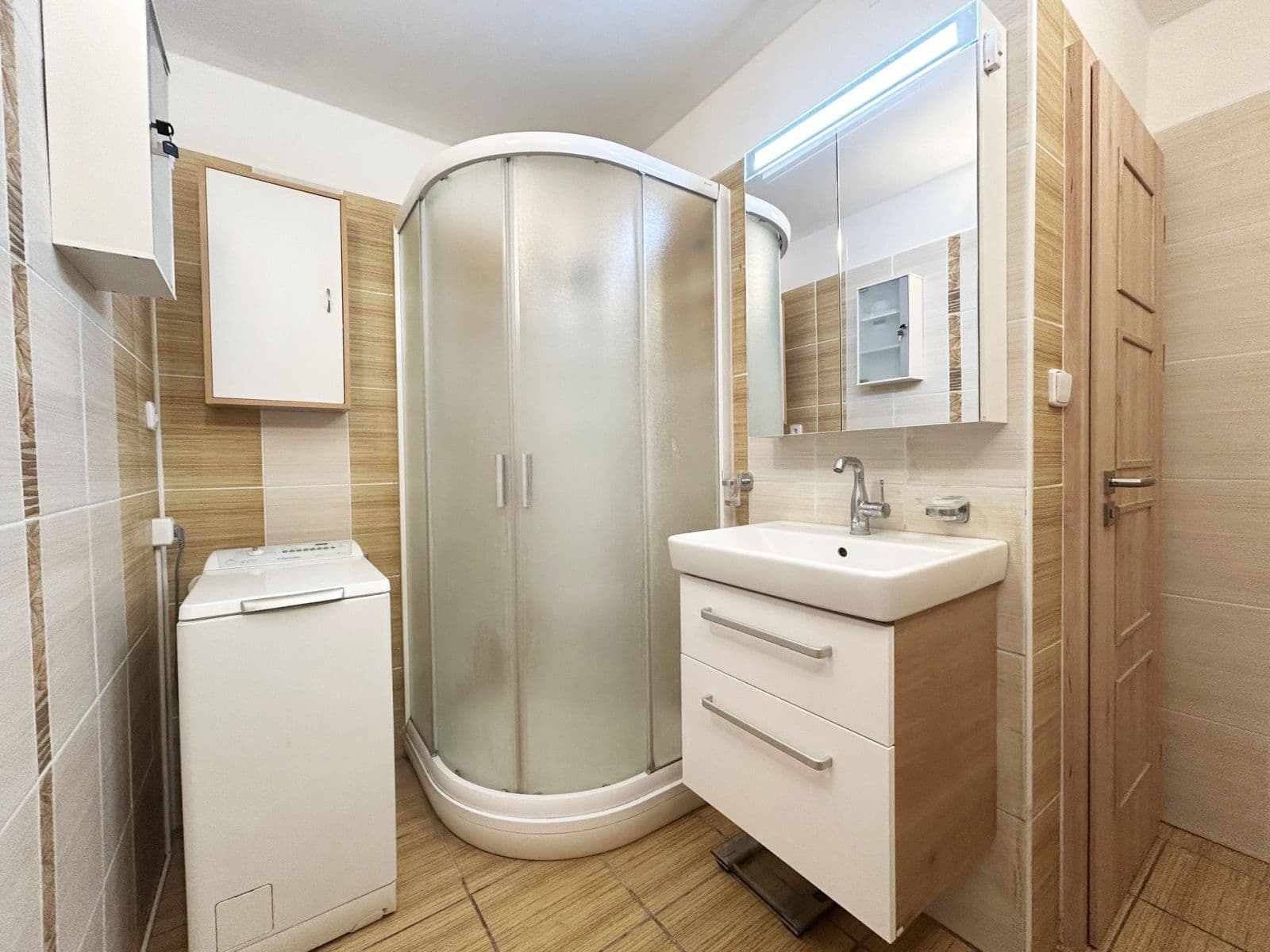 Prenájom bytu 3-izbový 56 m², Ostravská, Kladno, Středočeský kraj Prenájom bytu 3-izbový 56 m², Ostravská, Kladno, Středočeský kraj