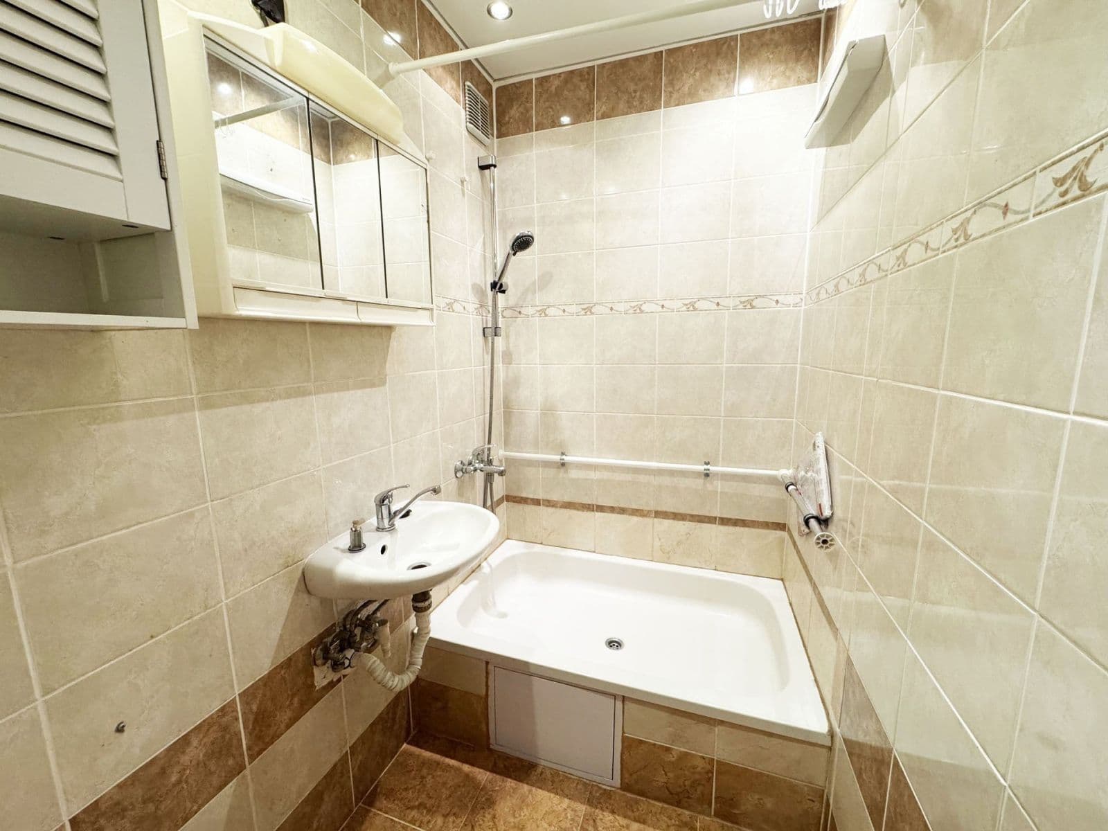Prenájom bytu 2-izbový 44 m², Horákova, Praha, Praha Prenájom bytu 2-izbový 44 m², Horákova, Praha, Praha