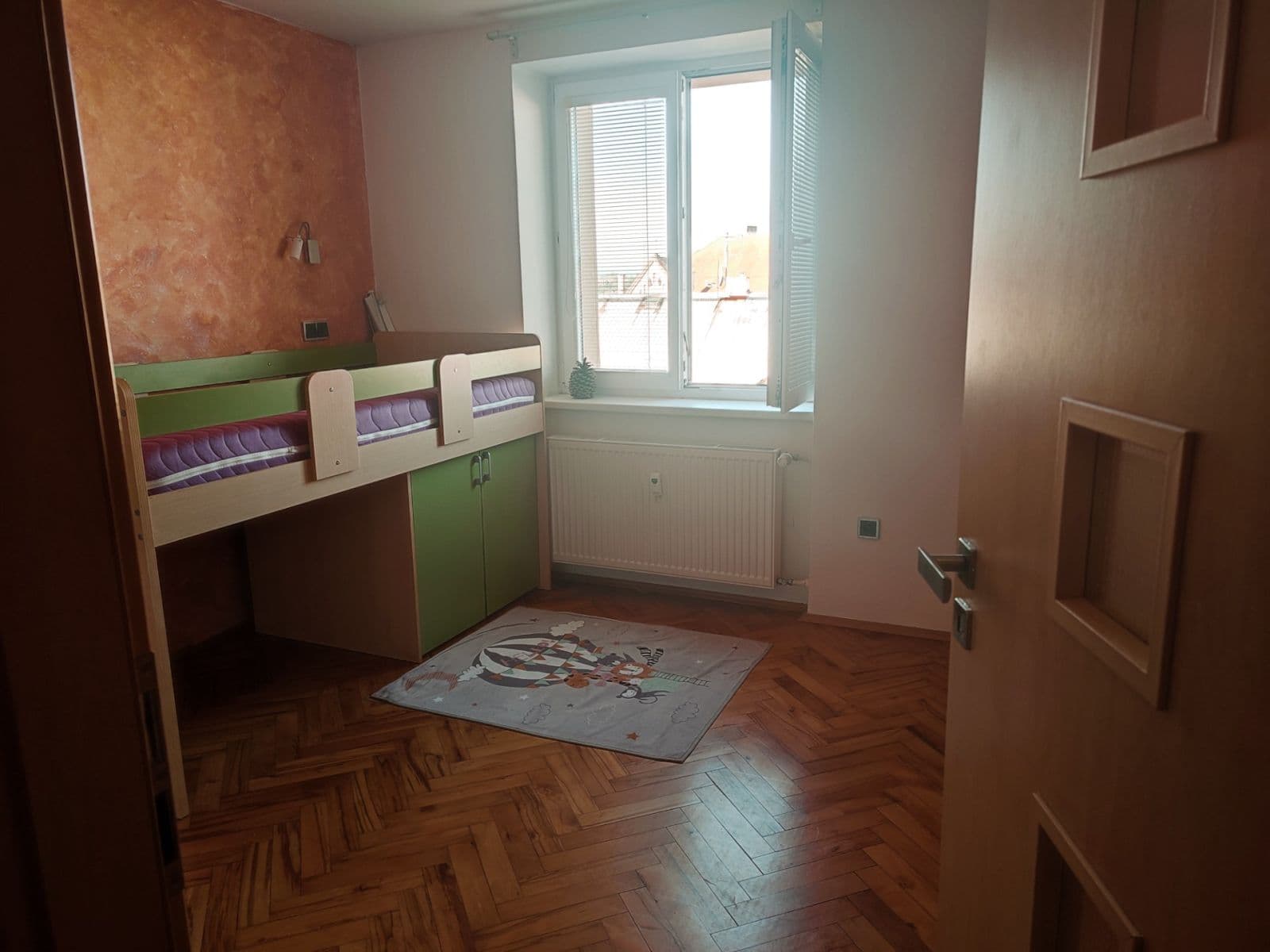 Prenájom bytu 2-izbový 56 m², Tyršovo náměstí, Chrudim, Pardubický kraj Prenájom bytu 2-izbový 56 m², Tyršovo náměstí, Chrudim, Pardubický kraj