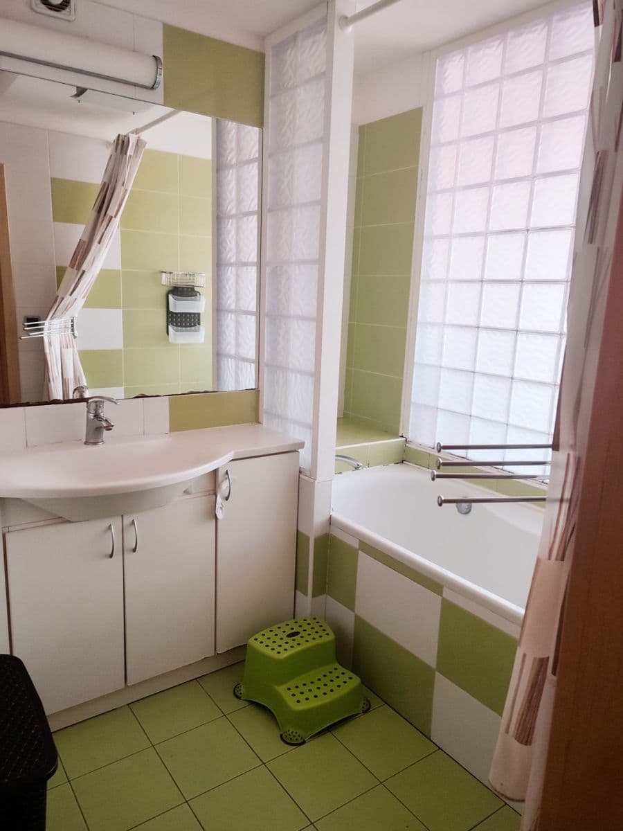 Prenájom bytu 2-izbový 56 m², Tyršovo náměstí, Chrudim, Pardubický kraj Prenájom bytu 2-izbový 56 m², Tyršovo náměstí, Chrudim, Pardubický kraj