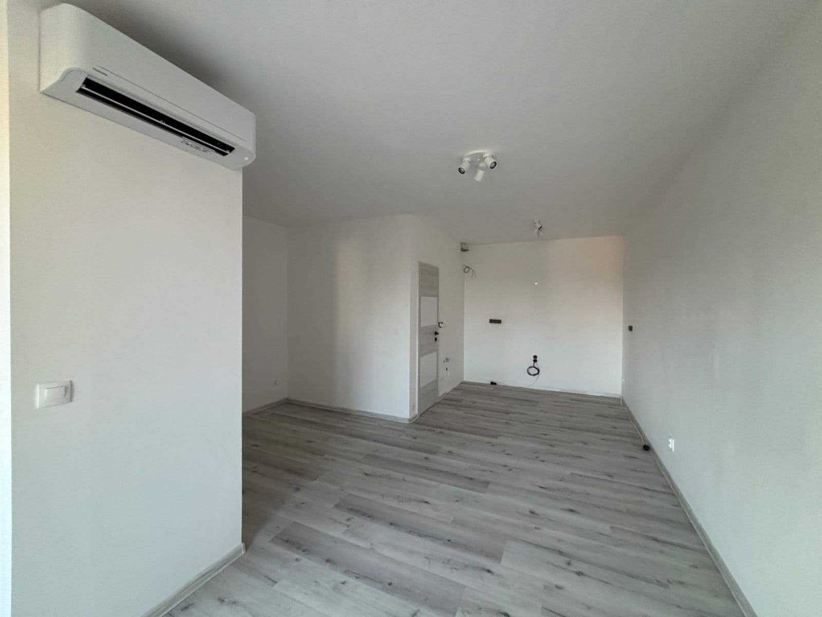 Prenájom bytu 1-izbový 38 m², Táborská, Brno, Jihomoravský kraj Prenájom bytu 1-izbový 38 m², Táborská, Brno, Jihomoravský kraj