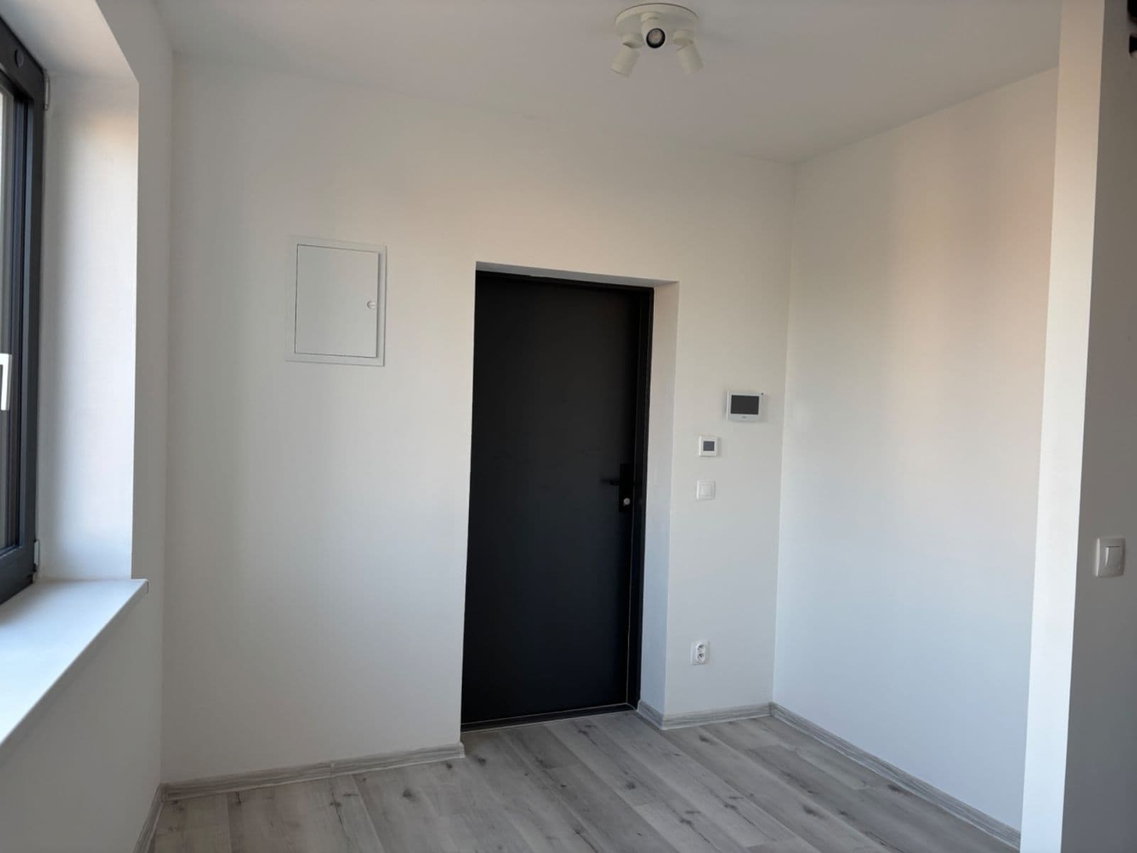 Prenájom bytu 1-izbový 38 m², Táborská, Brno, Jihomoravský kraj Prenájom bytu 1-izbový 38 m², Táborská, Brno, Jihomoravský kraj