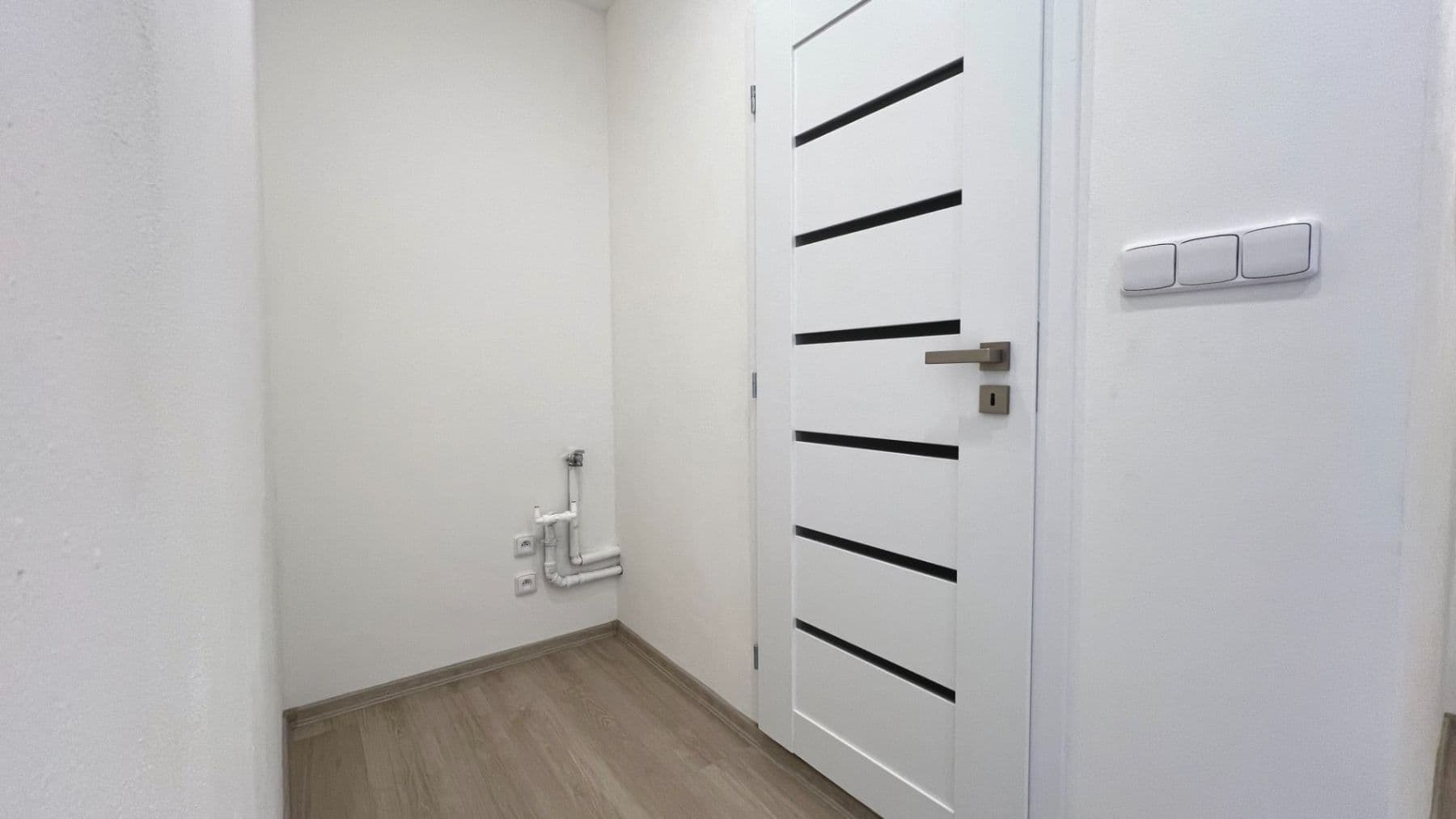 Prenájom bytu 2-izbový 39 m², Bezová, Liberec, Liberecký kraj Prenájom bytu 2-izbový 39 m², Bezová, Liberec, Liberecký kraj