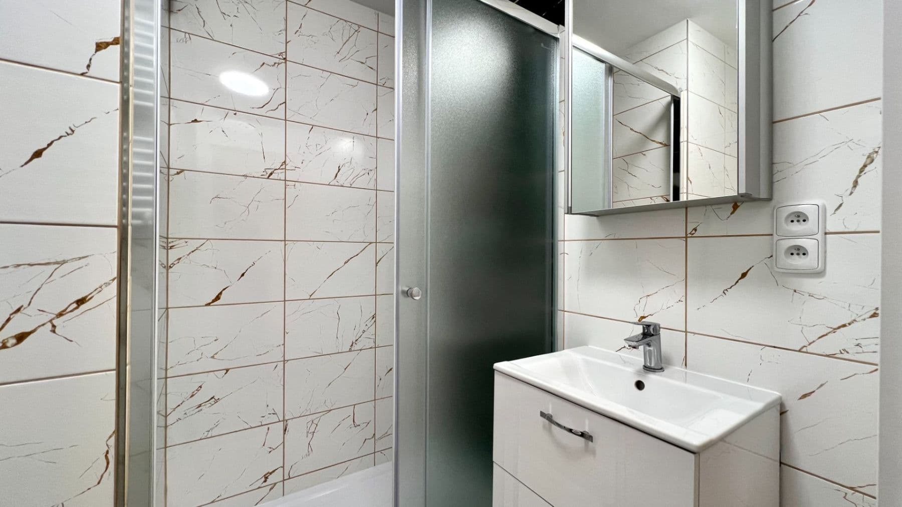 Prenájom bytu 2-izbový 39 m², Bezová, Liberec, Liberecký kraj Prenájom bytu 2-izbový 39 m², Bezová, Liberec, Liberecký kraj