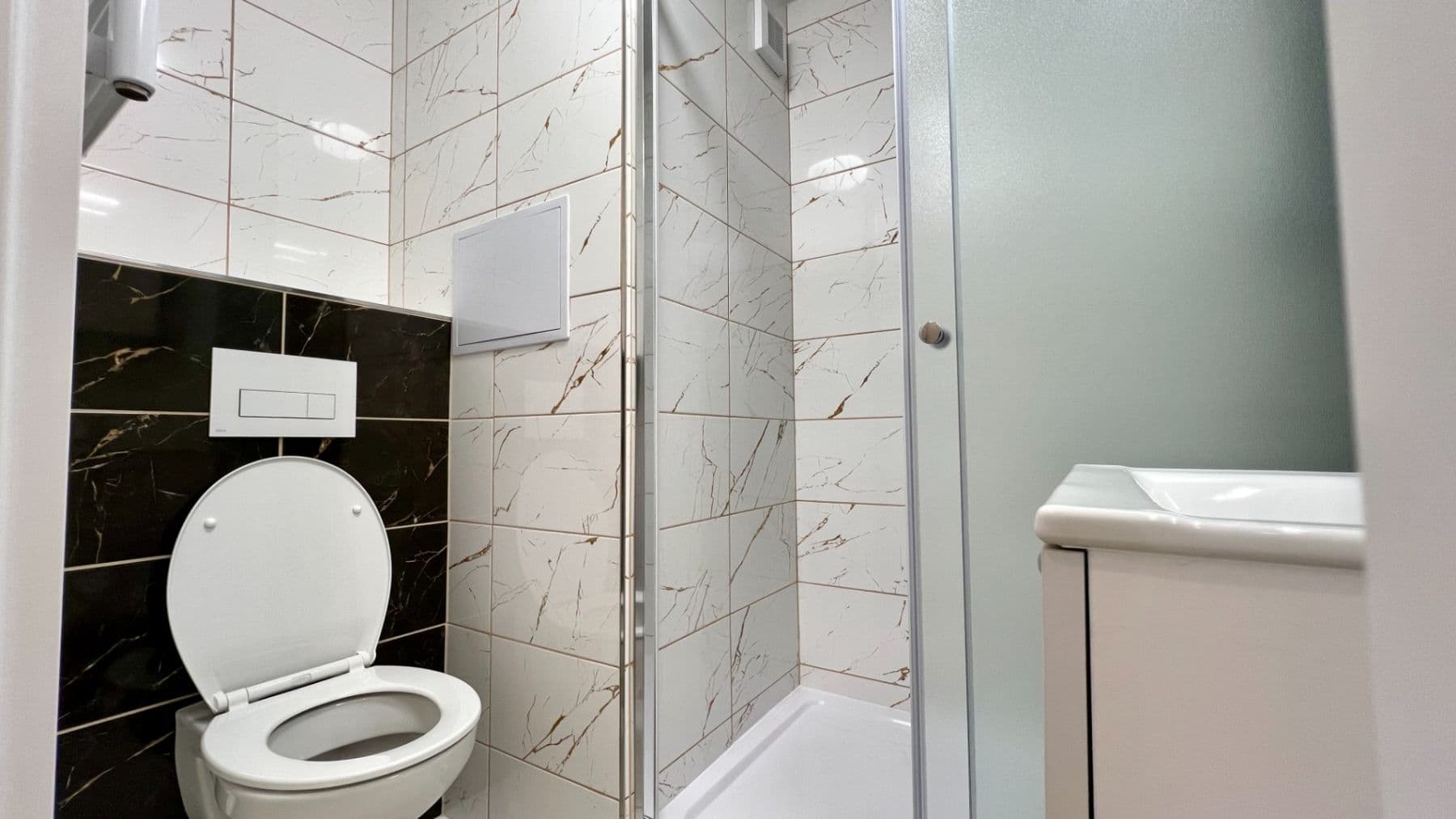 Prenájom bytu 2-izbový 39 m², Bezová, Liberec, Liberecký kraj Prenájom bytu 2-izbový 39 m², Bezová, Liberec, Liberecký kraj