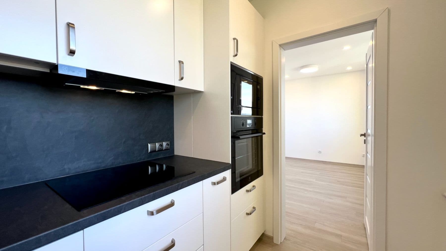 Prenájom bytu 2-izbový 39 m², Bezová, Liberec, Liberecký kraj Prenájom bytu 2-izbový 39 m², Bezová, Liberec, Liberecký kraj