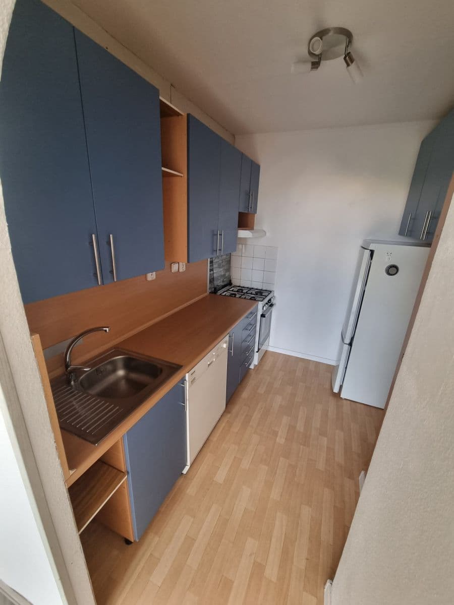Prenájom bytu 3-izbový 63 m², Hněvkovského, Praha, Praha Prenájom bytu 3-izbový 63 m², Hněvkovského, Praha, Praha