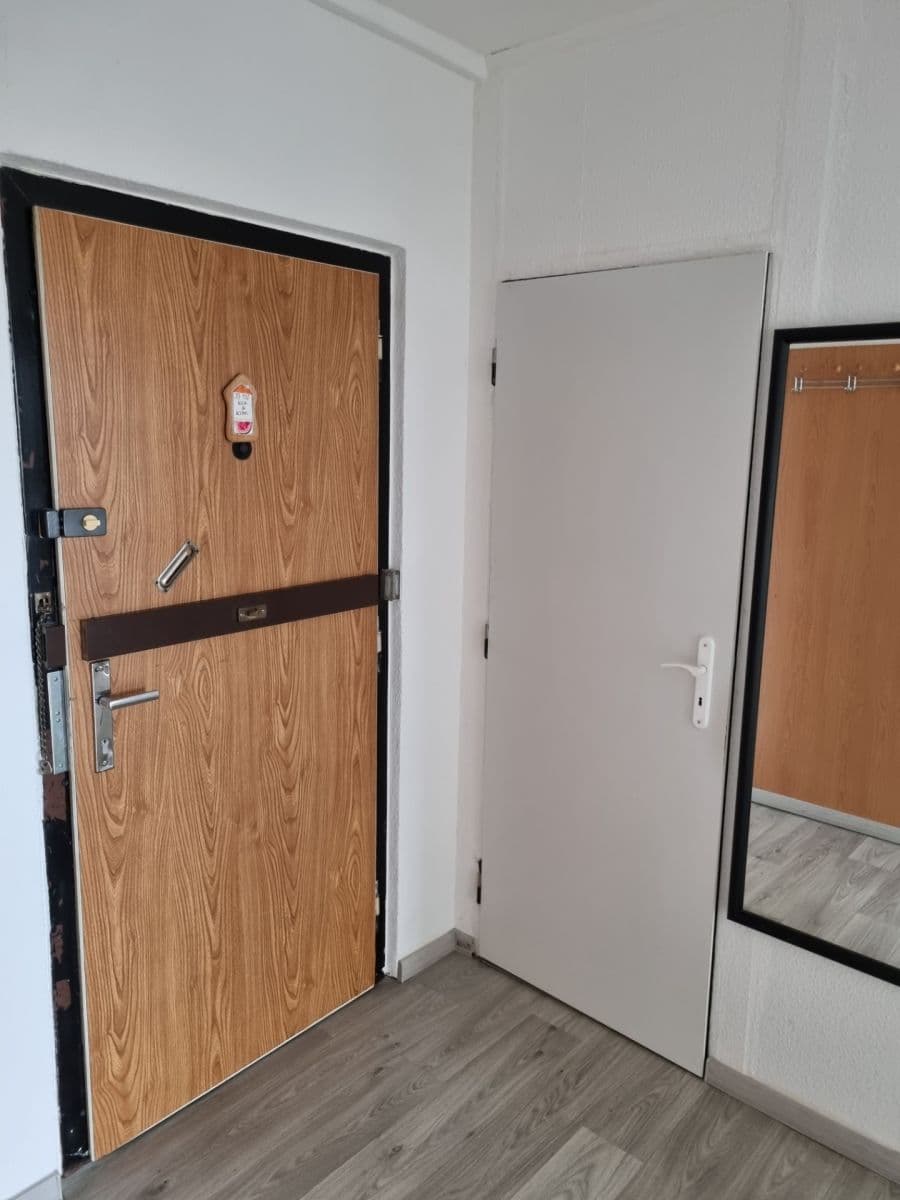 Prenájom bytu 3-izbový 63 m², Hněvkovského, Praha, Praha Prenájom bytu 3-izbový 63 m², Hněvkovského, Praha, Praha