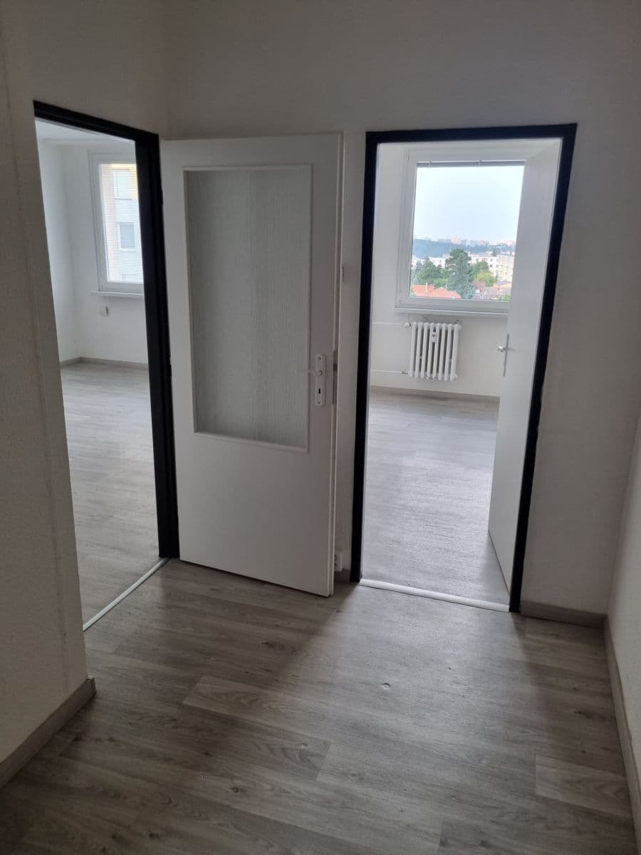 Prenájom bytu 3-izbový 63 m², Hněvkovského, Praha, Praha Prenájom bytu 3-izbový 63 m², Hněvkovského, Praha, Praha