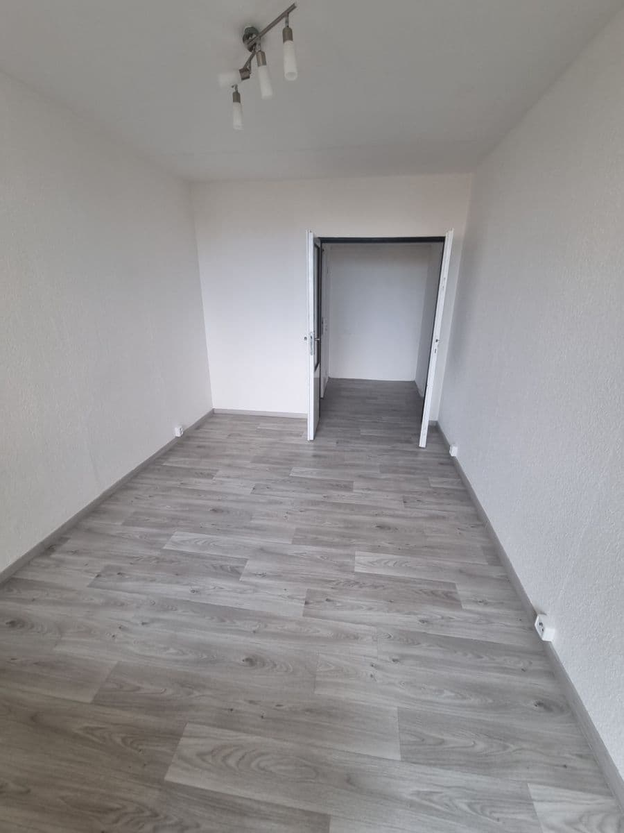 Prenájom bytu 3-izbový 63 m², Hněvkovského, Praha, Praha Prenájom bytu 3-izbový 63 m², Hněvkovského, Praha, Praha